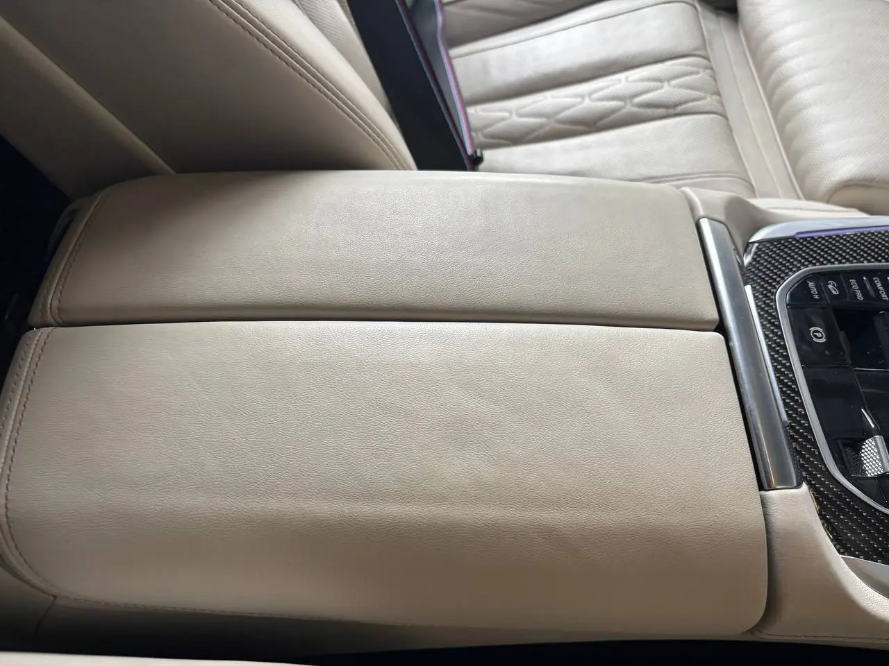 🎯 ИГРА: УГАДАЙ ПРОБЕГ BMW X7
Сегодня был на осмотре BMW X7 👀
Решил устроить интерактив для своих и коллег — такие штуки вы реально любите | Сетка — социальная сеть от hh.ru