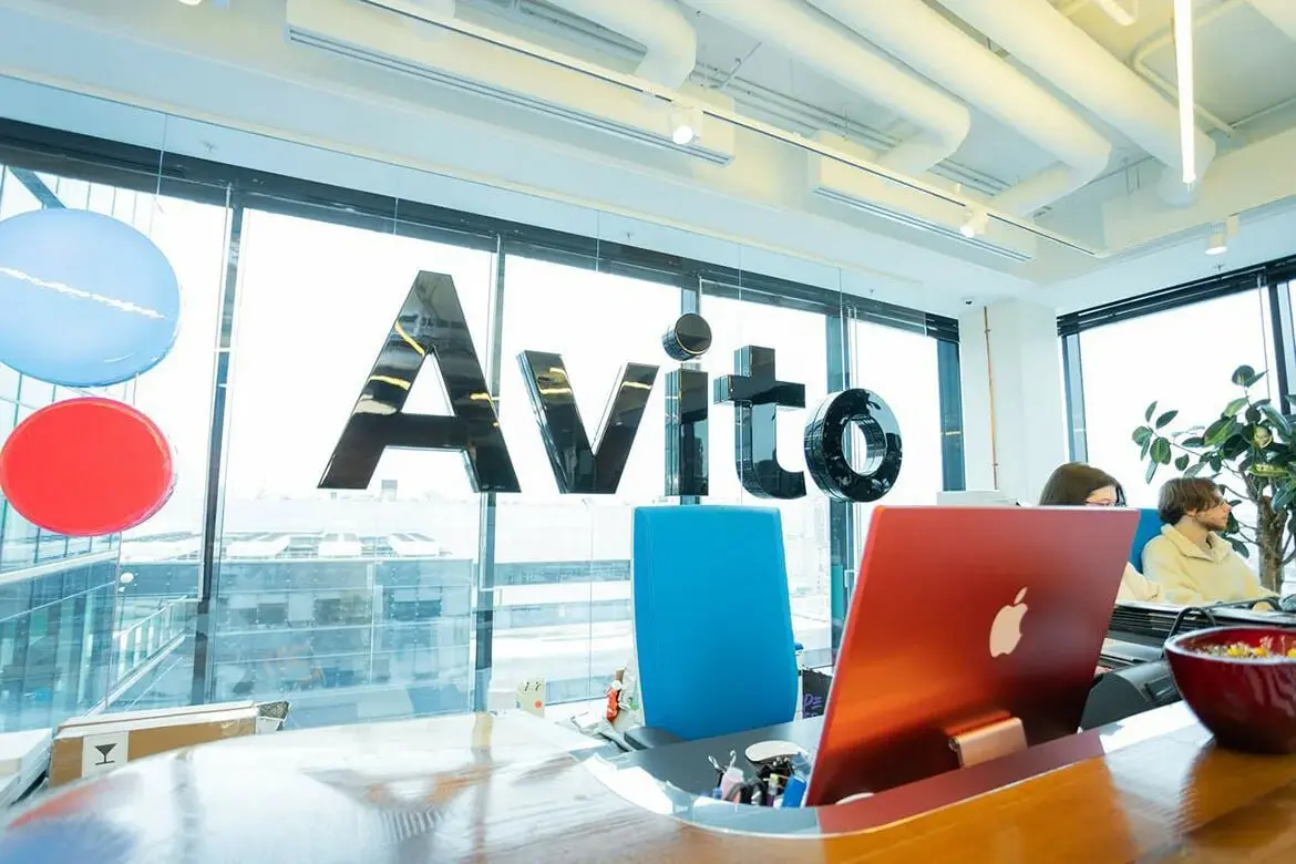 Авито запускает ИИ-ассистентов!
«Авито» тестирует двух ИИ-ассистентов, которые изменят процесс поиска товаров и управления объявлениями:
🔴«Ави» — помощник для покупателей, который помогает сравнивать ... | Сетка — социальная сеть от hh.ru