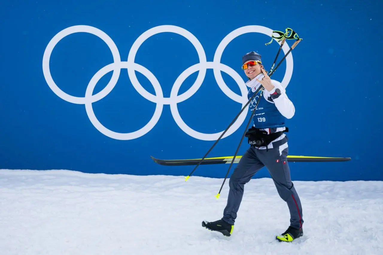 .
🎿 Сегодня — мужской скиатлон на Олимпиаде в Италии 🇮🇹
Одна из самых сложных и показательных гонок в лыжных гонках — скиатлон:
10 км классическим стилем + 10 км коньком со сменой лыж | Сетка — социальная сеть от hh.ru