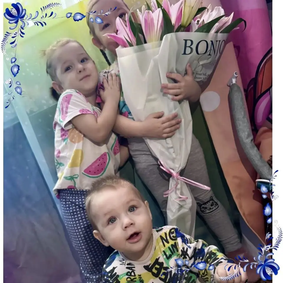 ЧЕМУ НАС УЧАТ ВНУКИ
👶 Вот мы, взрослые, всё время что-то планируем, переживаем о будущем. А внуки — они живут здесь и сейчас | Сетка — социальная сеть от hh.ru
