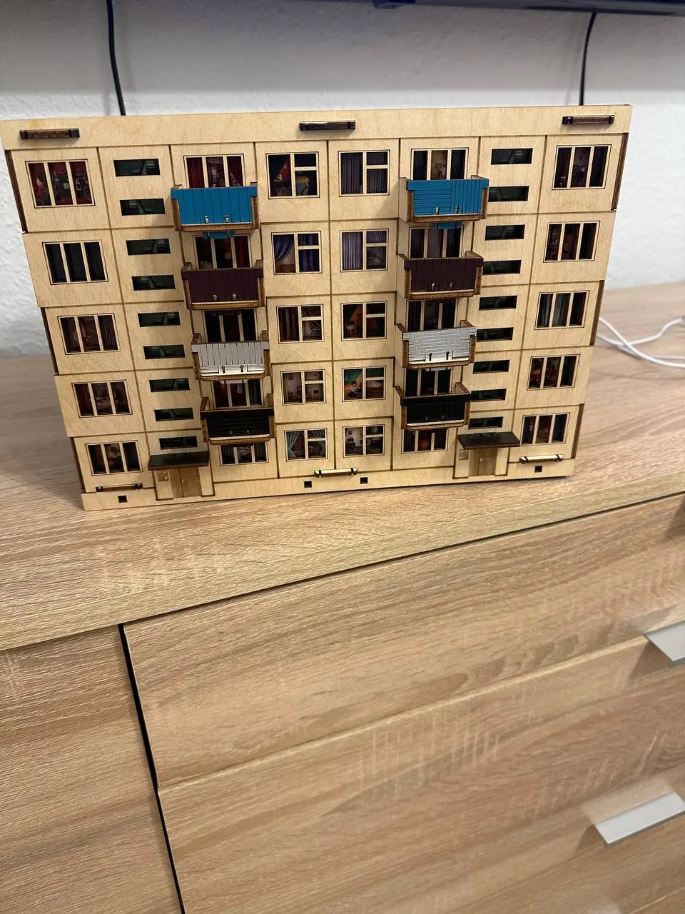 🏢 Примерно час на сборку ушел, очень давно хотела этот ночник-панельку 💛 | Сетка — социальная сеть от hh.ru