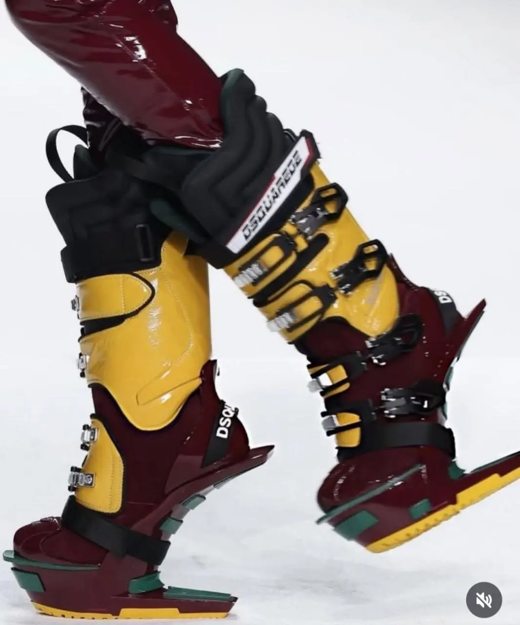 Это DSQUARED² Ski Boots — редкий зверь на склоне 🐆
🎿 Что это вообще за обувь?
DSQUARED² — fashion-бренд с канадскими корнями и итальянским продакшеном | Сетка — социальная сеть от hh.ru