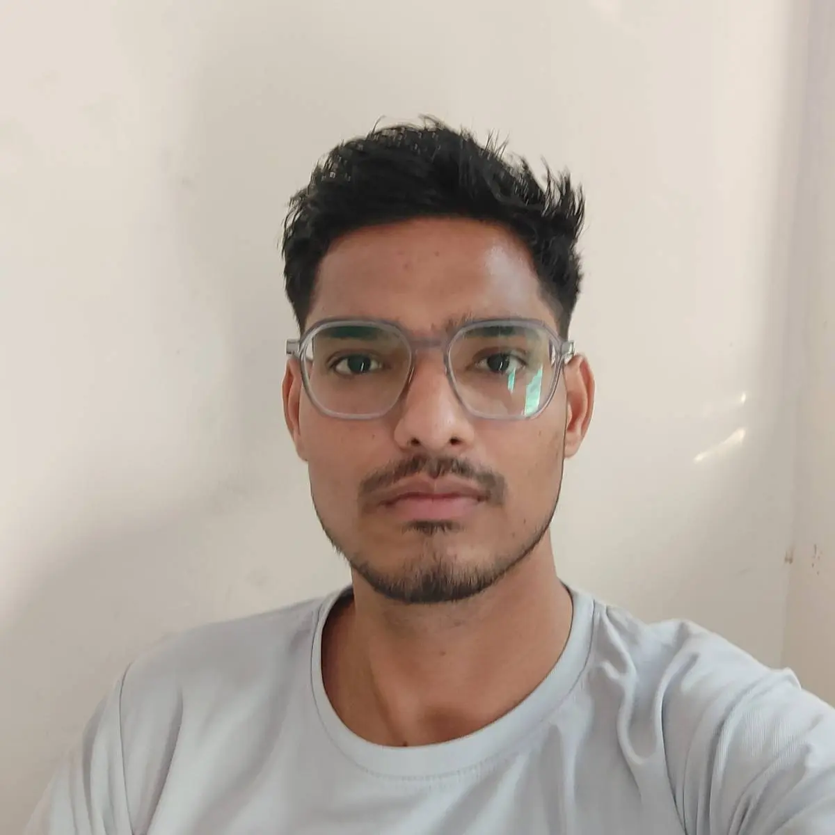 Ravi Yadav | Сетка — социальная сеть от hh.ru