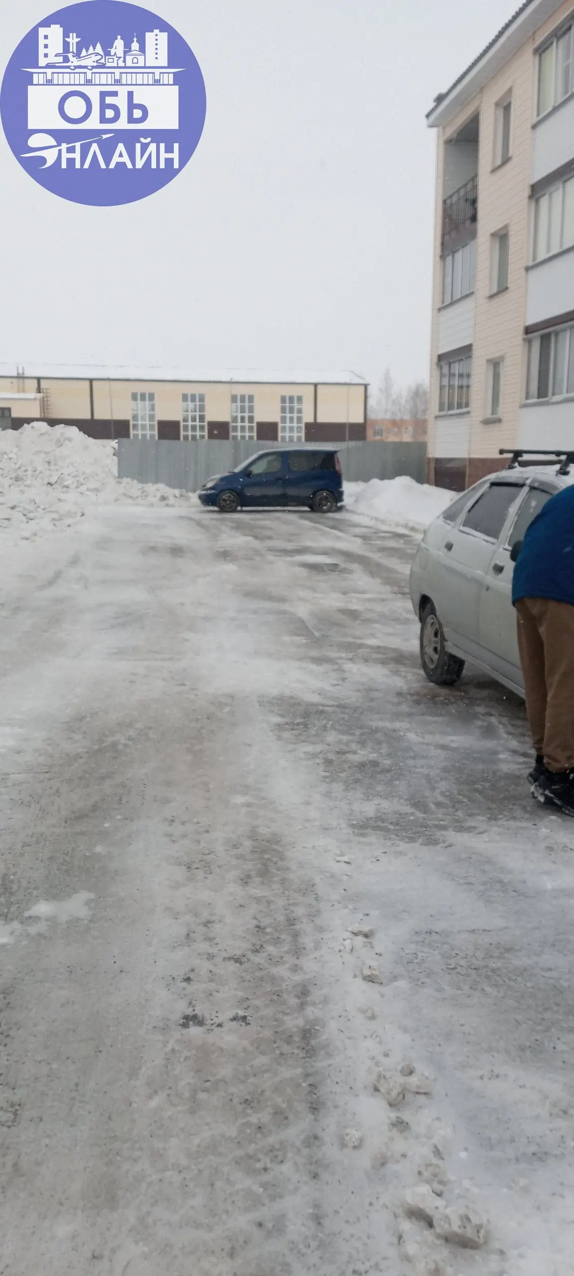 ↗ Уборка на придомовой территории. У. К. Тех. Строй, выполнена по адресу Геодезическая 68/1-68/7. Огромное спасибо Механизатору. Убрал идеально 💯✨. Жители оперативно убрали машины | Сетка — социальная сеть от hh.ru