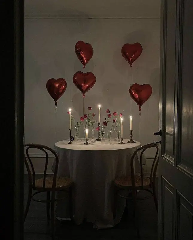 День Святого Валентина больше не про любовь? 💔
В последние годы всё чаще ловлю себя на мысли, что 14 февраля постепенно отходит от концепции праздника только для пар
По всему миру люди всё чаще отмеча... | Сетка — социальная сеть от hh.ru