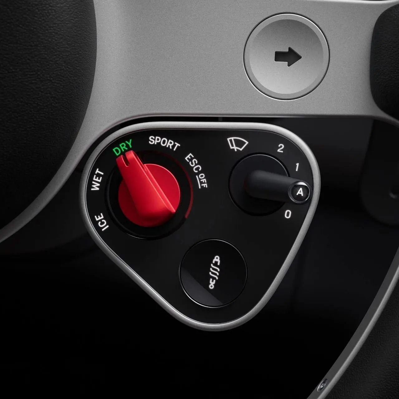 Ferrari Luce
#дизайнобл
Джони Айв (ex Apple) является автором дизайна интерьера новой электрической Ferrari Luce | Сетка — социальная сеть от hh.ru