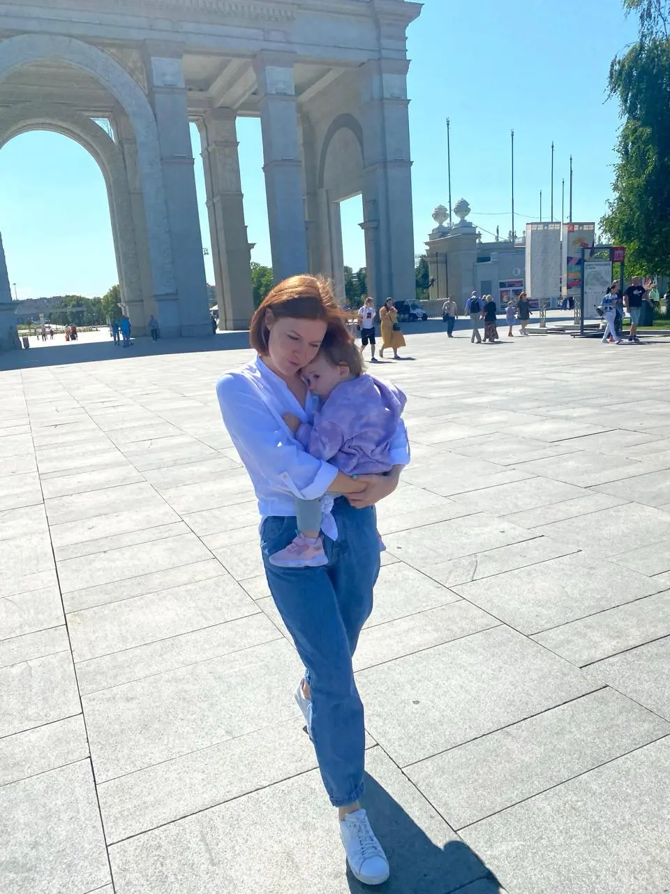 Дочь сегодня с двумя подружками в городе профессий (игровая).
Няня пересказывает их обсуждение, скучает ли кто-то из них по родителям. По нам с мужем не скучают, как выясняется | Сетка — социальная сеть от hh.ru