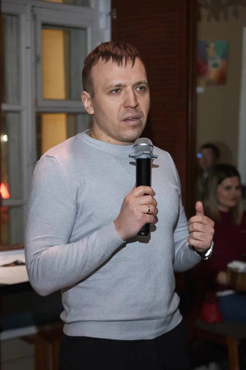 Я тут немножко со организатором побыл в супер крутом выступлении . | Сетка — социальная сеть от hh.ru