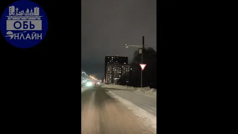 ↗ Не прошло и суток,знак появился и второй подняли. Всегда бы так👍! (Хотя они должны были висеть ещё вчера)
vk.ru
Подробнее на https://vk.com/ob.gorod
#городобь #городобьонлайн #толмачево | Сетка — социальная сеть от hh.ru