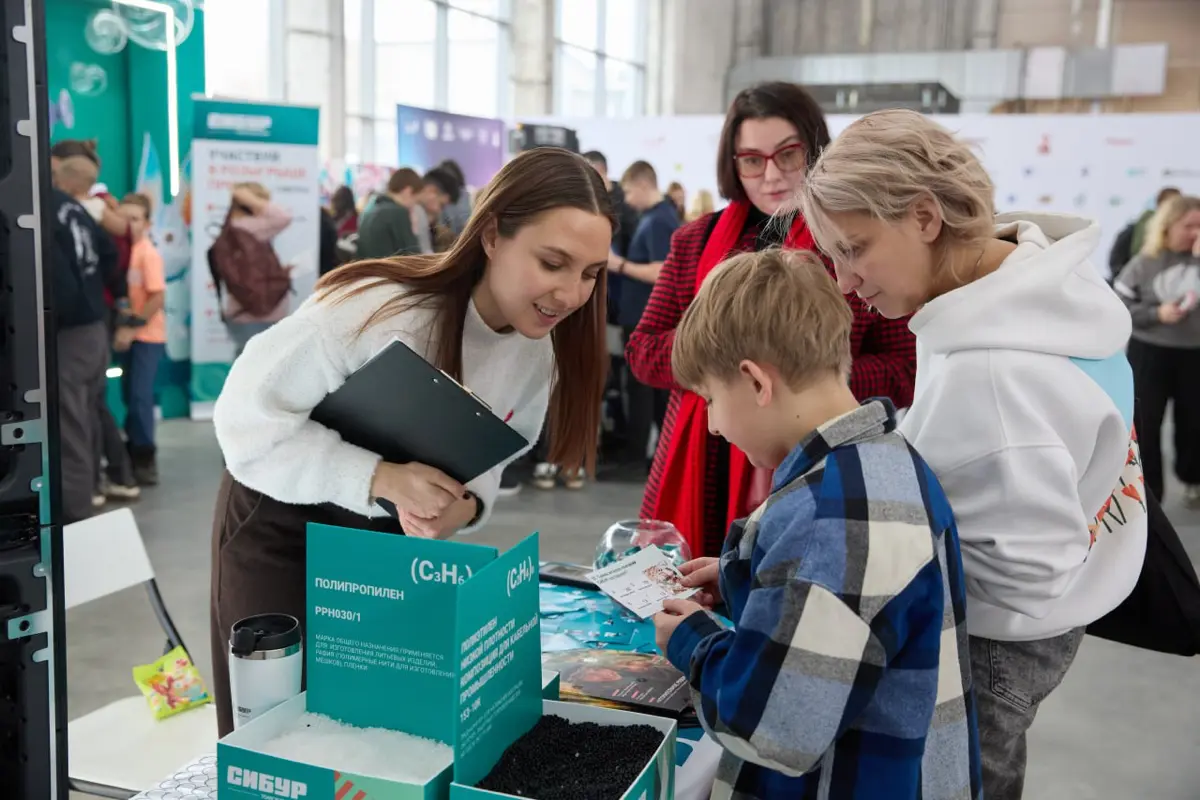 Позади больше двух лет работы в коммуникациях на заводе 🏭Это был классный, яркий, интересный и очень насыщенный опыт в моей жизни!
Открыта к новым проектам по коммуникациям! Особенно HR-бренд, ESG пов... | Сетка — социальная сеть от hh.ru