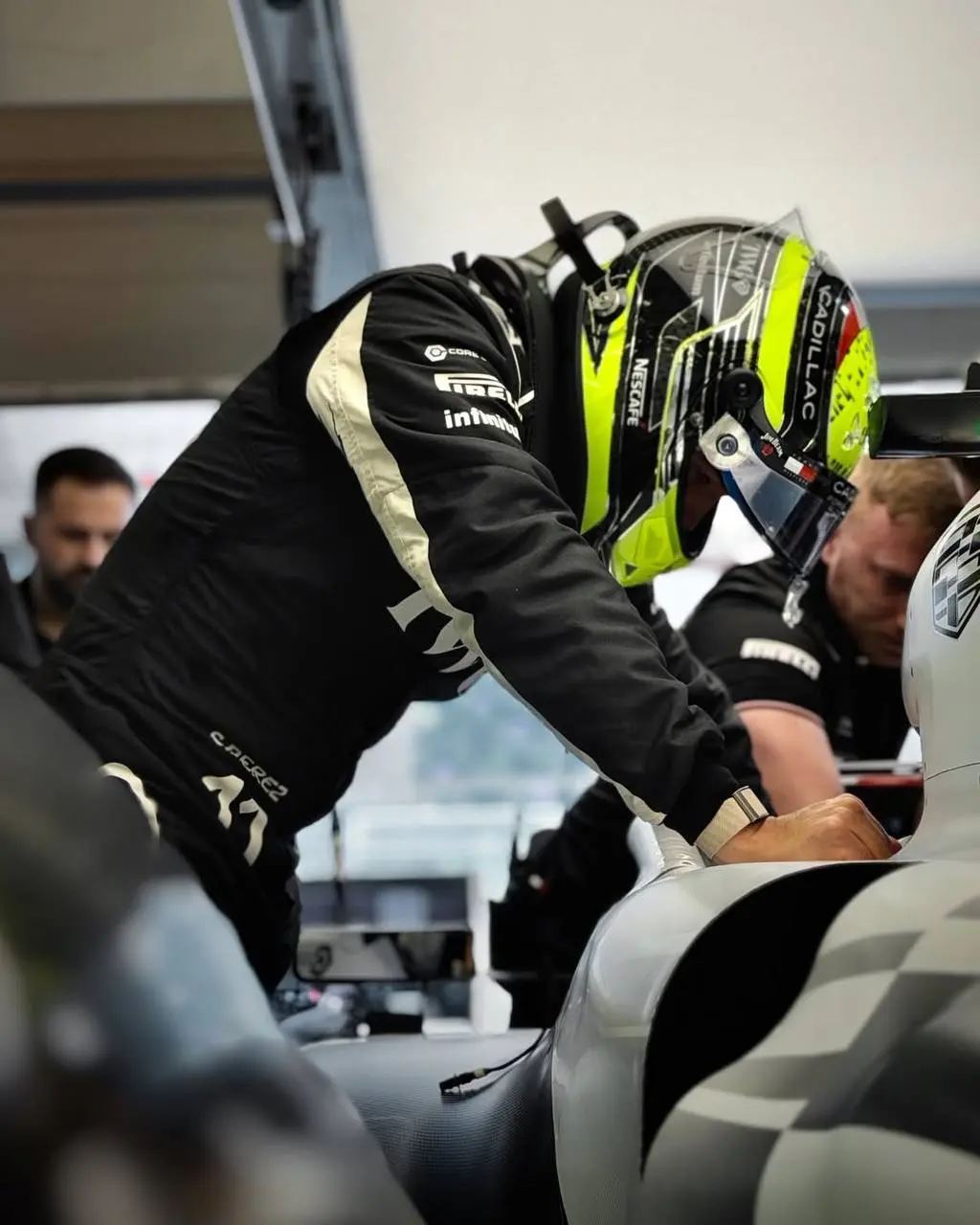 ✍️Это новый Cadillac. Компания Apple – ключевой партнер новой гоночной команды Cadillac F1 | Сетка — социальная сеть от hh.ru