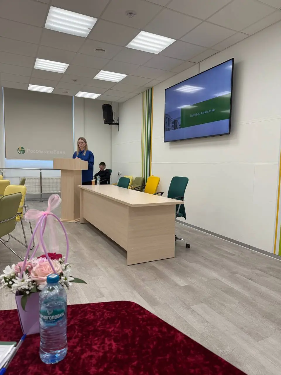 Сегодня в комиссии защиты ВКР!
Обожаю слушать студентов, задавать вопросы и находить итоговое правильное решение по их выпускным работам | Сетка — социальная сеть от hh.ru