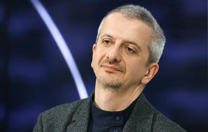 Константин Богомолов освобожден от должности исполняющего обязанности ректора Школы-студии МХАТ по собственному желанию. Об этом сообщили в Министерстве культуры | Сетка — социальная сеть от hh.ru