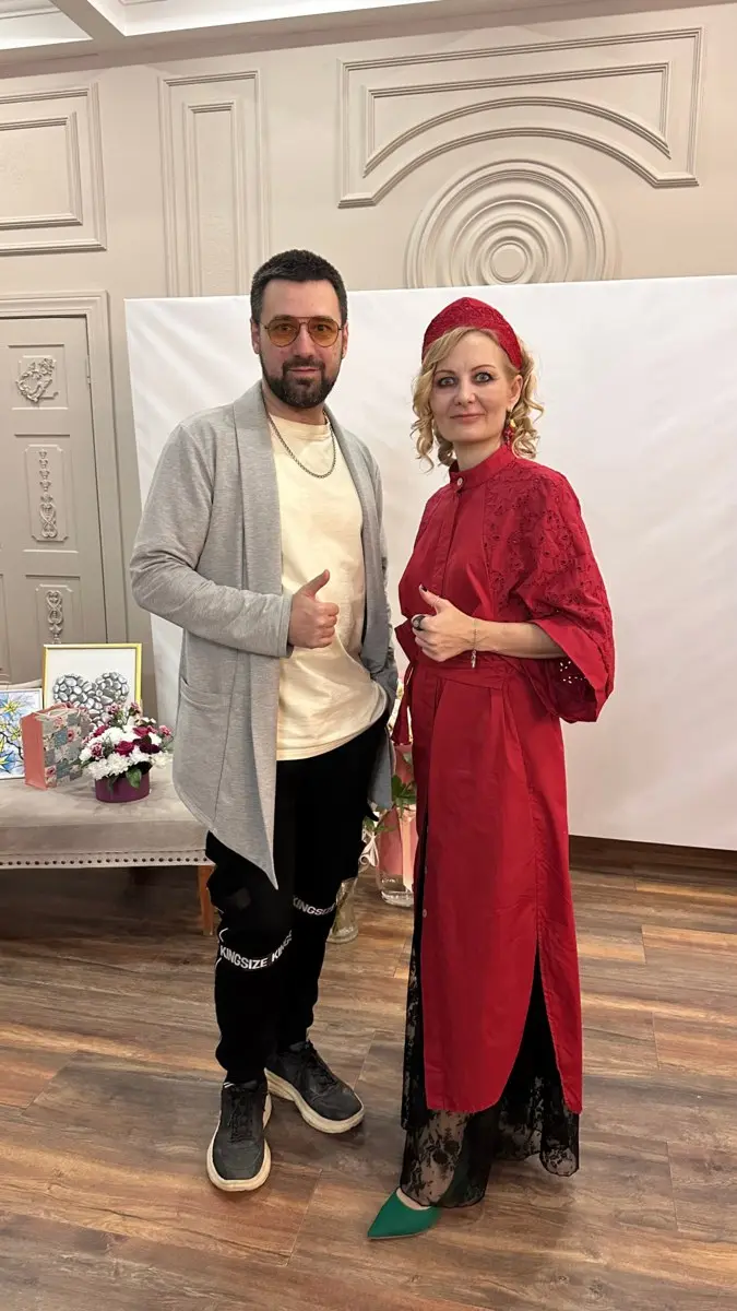 🎻 Нетворкинг под скрипку: как прошёл АРТ день рождения
Я был приглашён на арт-мероприятие Светланы. День рождения, творческие люди, эксперты, предприниматели | Сетка — социальная сеть от hh.ru