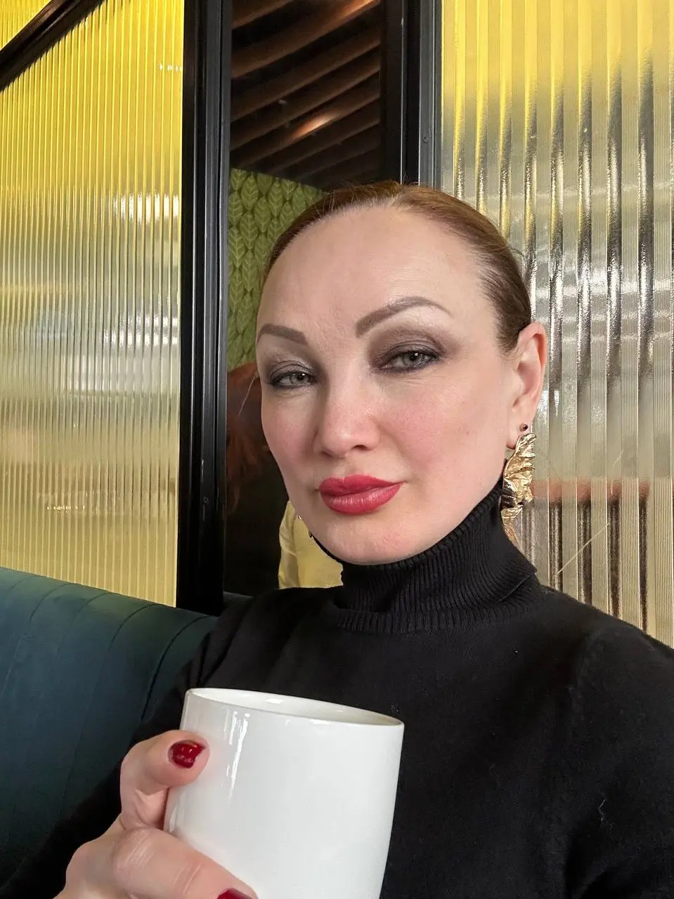 Сегодня день женского общества 😘
Мне всегда приятно находиться в обществе красивых и умных женщин. | Сетка — социальная сеть от hh.ru