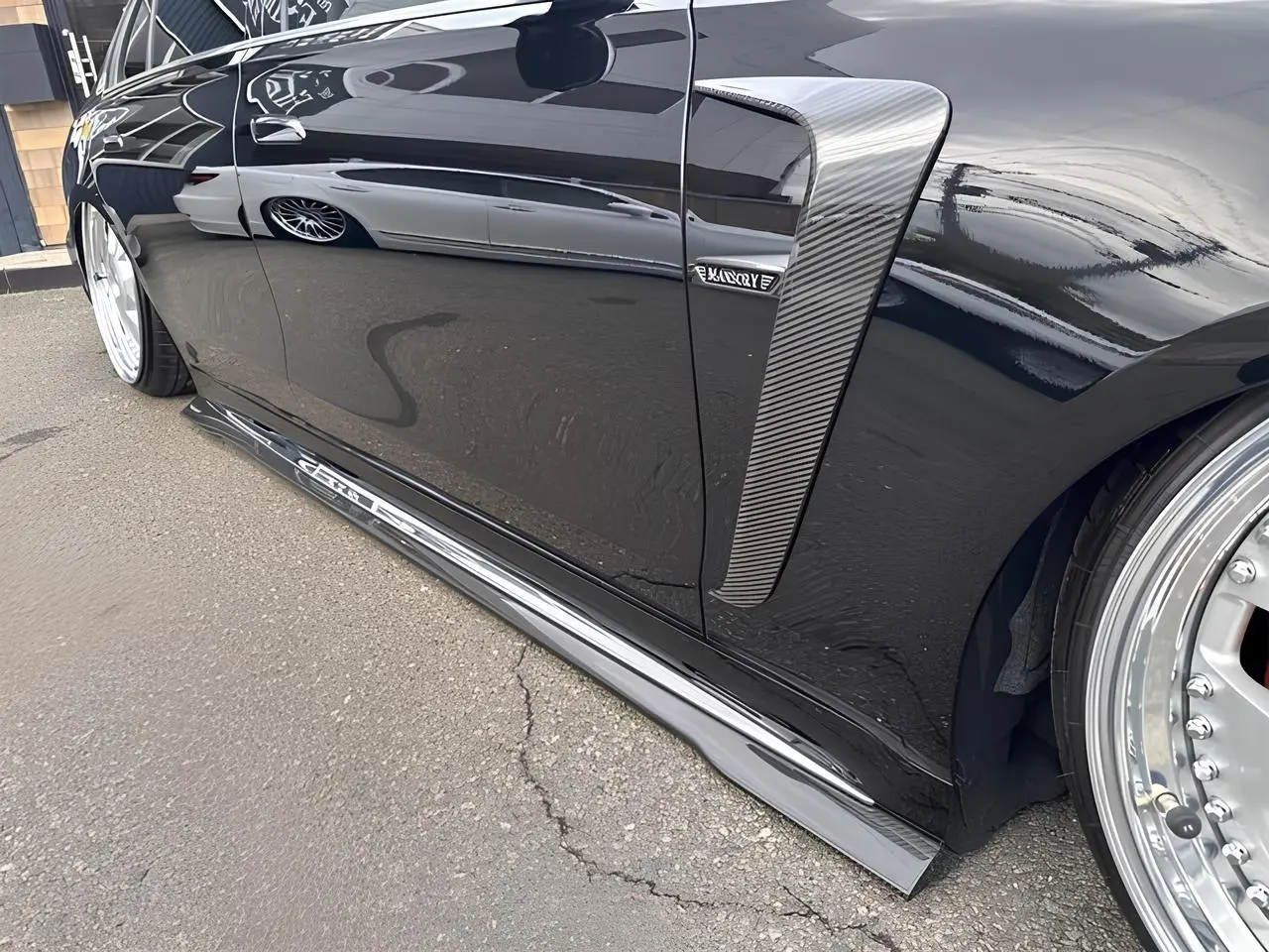 Первый пост в этом году должен задать уровень
И уровень этот — S-Class
Но не обычный😮
🚘Mercedes-Benz S500 4MATIC AMG Line Long
2022 г.
33 318 км
3.0 бензин 435 л.с | Сетка — социальная сеть от hh.ru