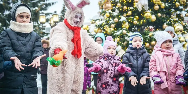 Семейные развлечения на катках столицы⛸
Семейный праздник
📆13 февраля 17:00-19:00
📍Каток в народном парке «Надежда»
Анимационно-развлекательная программа
📆14-15 февраля 12:00-13:30
📍Детский каток ВДНХ... | Сетка — социальная сеть от hh.ru