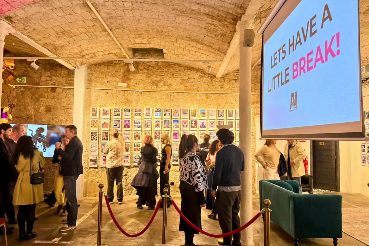 Моя работа на AI Design Awards в Барселоне ✨
Я очень рада, что моя работа была представлена на выставке AI Design Awards в Барселоне – сразу в двух номинациях
Барселона – один из моих любимых городов ... | Сетка — социальная сеть от hh.ru