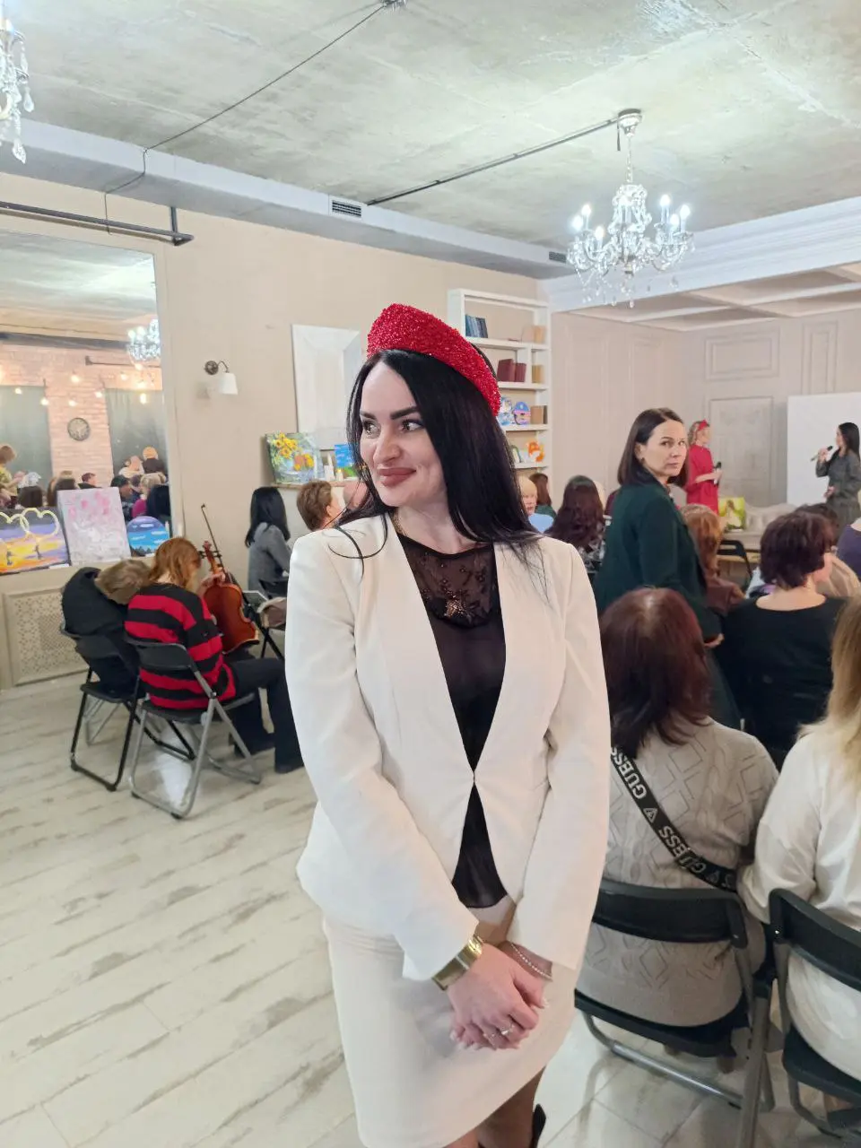 Вчера была на дне рождения у своей подруги🤩💖🎉 Очень масштабно, было много гостей и интересных людей со своим творчеством, живописью, стихами и песнями | Сетка — социальная сеть от hh.ru