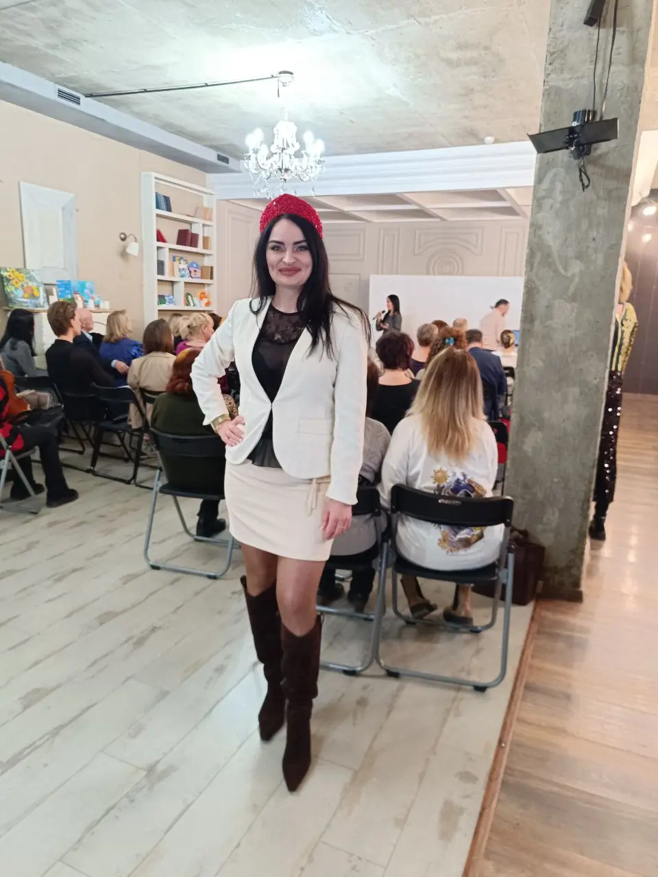 Вчера была на дне рождения у своей подруги🤩💖🎉 Очень масштабно, было много гостей и интересных людей со своим творчеством, живописью, стихами и песнями | Сетка — социальная сеть от hh.ru