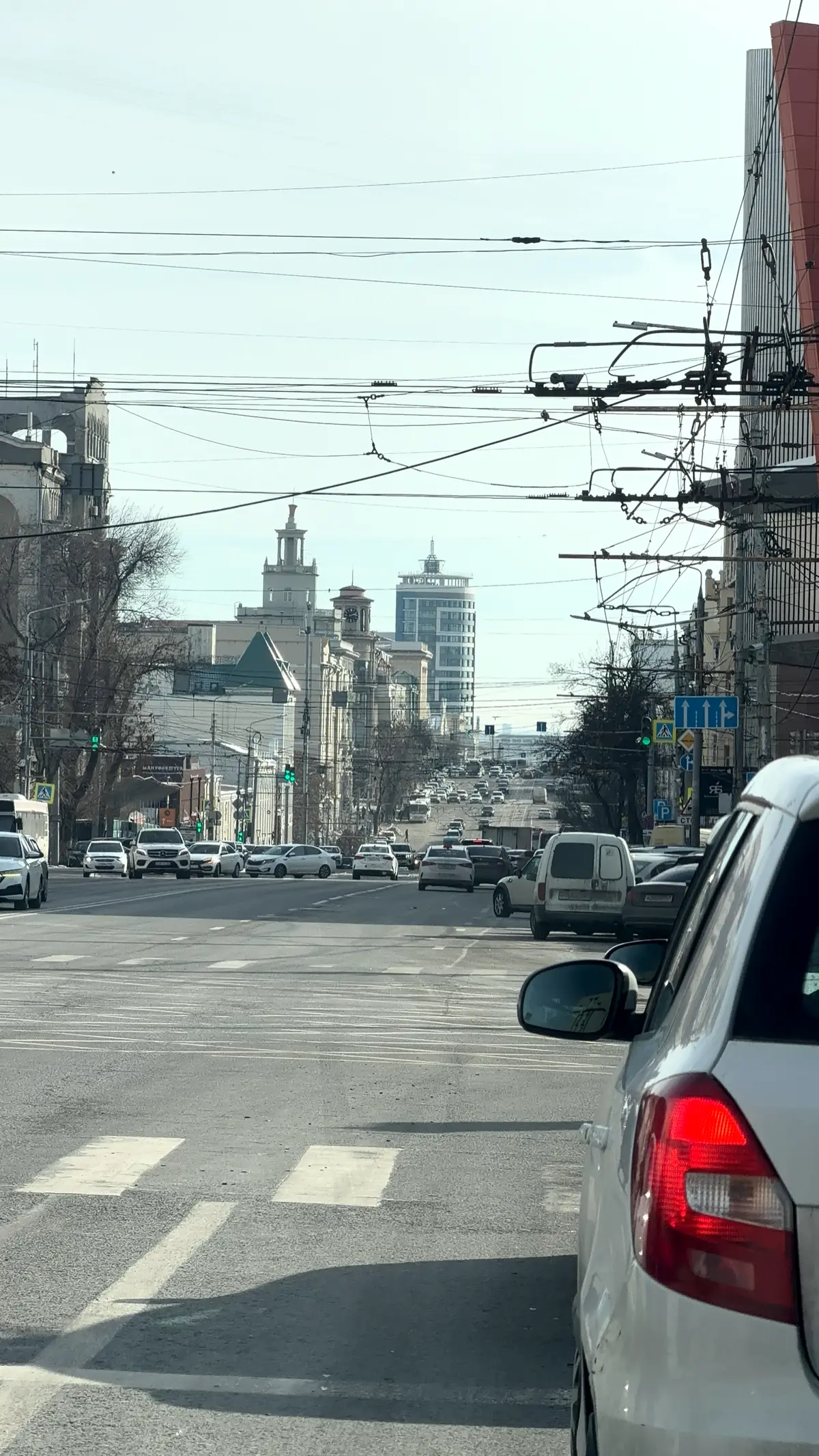 Сейчас работаю сразу в 3х направлениях по трафику)) все таки зум про комплексный подход в помощи клиенту - меня никак не отпускает
Поэтому двигаюсь сейчас так: Таргет вк + Директ + Я | Сетка — социальная сеть от hh.ru