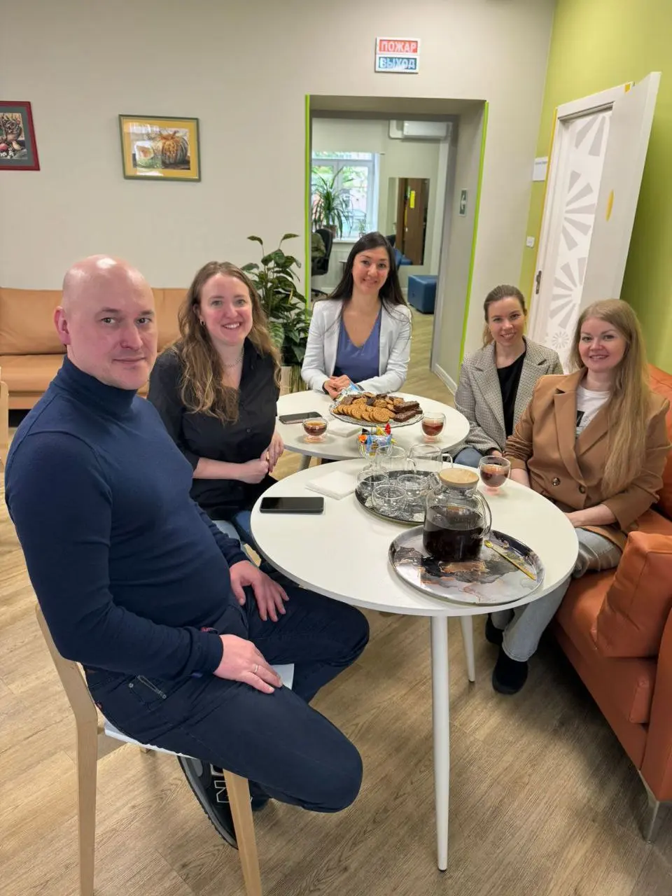 👥 В Москве работает уникальный инклюзивный контакт‑центр Тёплый контакт
Привет, друзья 👋
Вчера в чате Елены Лондарь узнала об одном из кейсов на премию HR-бренд» | Сетка — социальная сеть от hh.ru