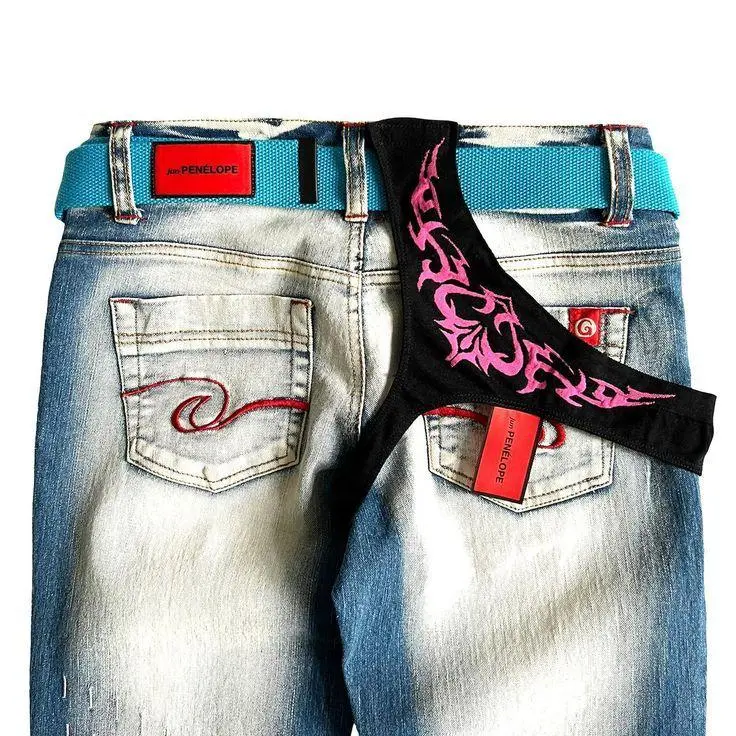 Я тут делала ресерч при разработке мерча, хочу поделиться с вами артефактами | Сетка — социальная сеть от hh.ru