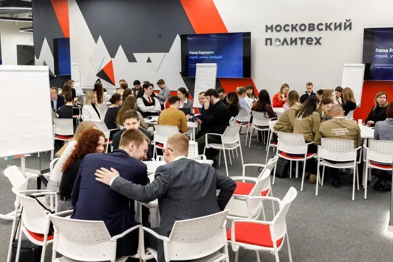 На площадке Московского политехнического университета состоялась стратегическая сессия Молодежного совета Минстроя России, посвященная разработке плана мероприятий по реализации ведомственного проекта... | Сетка — социальная сеть от hh.ru