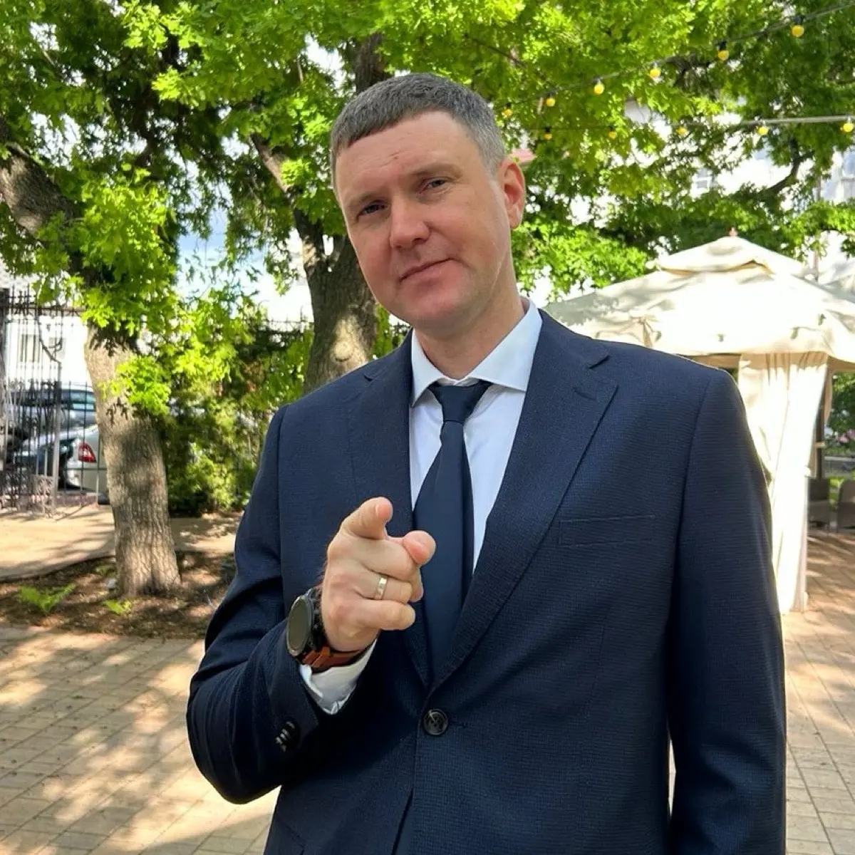 Денис Лебедев