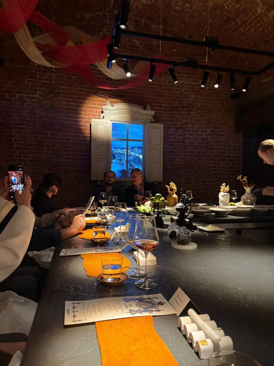 Это был невероятный опыт!
Вчера топ-командой выбрались на ужин в гастротеатре «Икра» | Сетка — социальная сеть от hh.ru