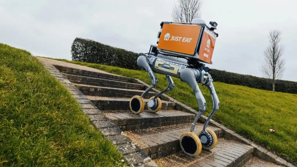 🤖 Британия тестирует роботов для лестниц
Just Eat UK запустил пилот с шагающими роботами RIVR в Милтон-Кинс и Бристоле | Сетка — социальная сеть от hh.ru