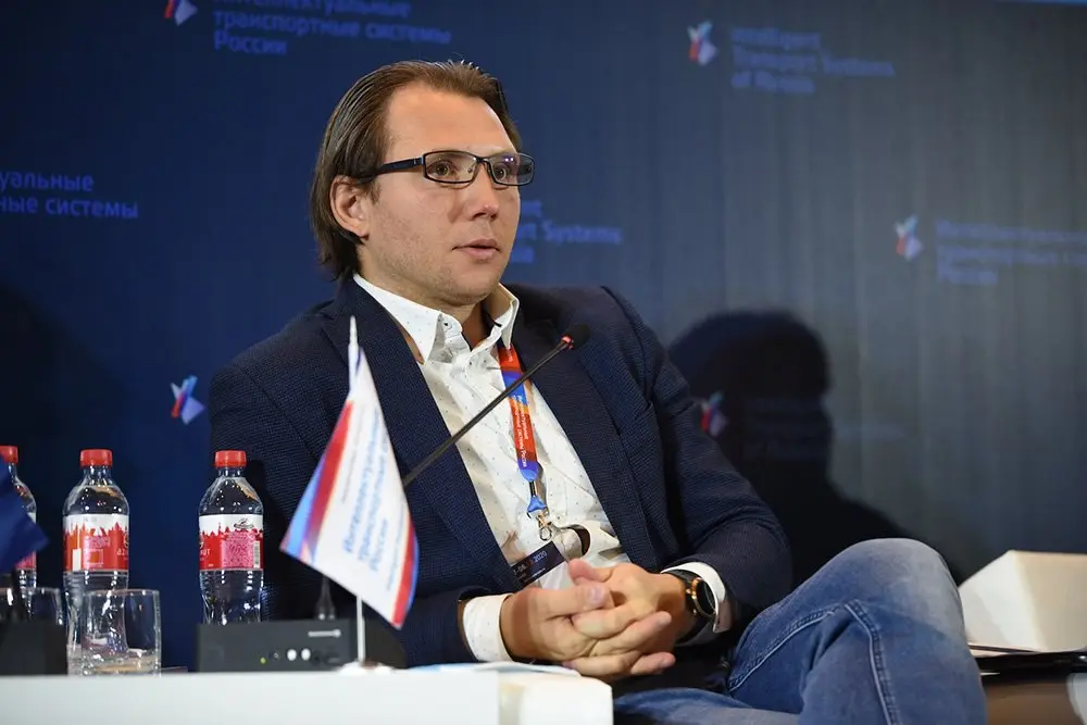 🌎 Андрей Незнамов вошёл в ООН по ИИ
Андрей Незнамов, возглавляющий центр человекоцентричного ИИ в «Сбере», утверждён в составе международной научной группы ООН | Сетка — социальная сеть от hh.ru