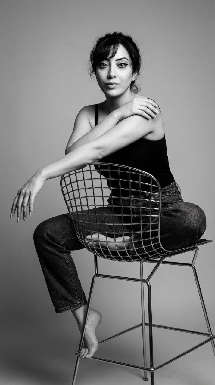 Генерируем ЗДЕСЬ
➡️ Syntxaibot
КАК СДЕЛАТЬ 👇
1). Заходим в чат-бот (ссылка в шапке профиля)
2). Выбираем "Дизайн с ИИ", режим Nano Banana PRO 🍌
3). Добавляем своё фото в бот
4). Вводим Промпт
5) | Сетка — социальная сеть от hh.ru