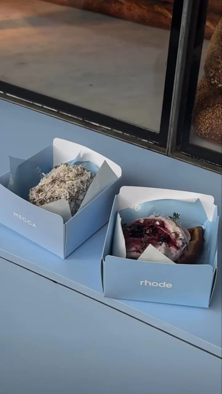 Rhode Bakery пополняет рубрику #HoReCa@BrandGuysClub
В качестве эксклюзивного партнёра для выхода на рынки Австралии и Новой Зеландии команда выбрала Mecca — одного из ключевых косметических ритейлеро... | Сетка — социальная сеть от hh.ru