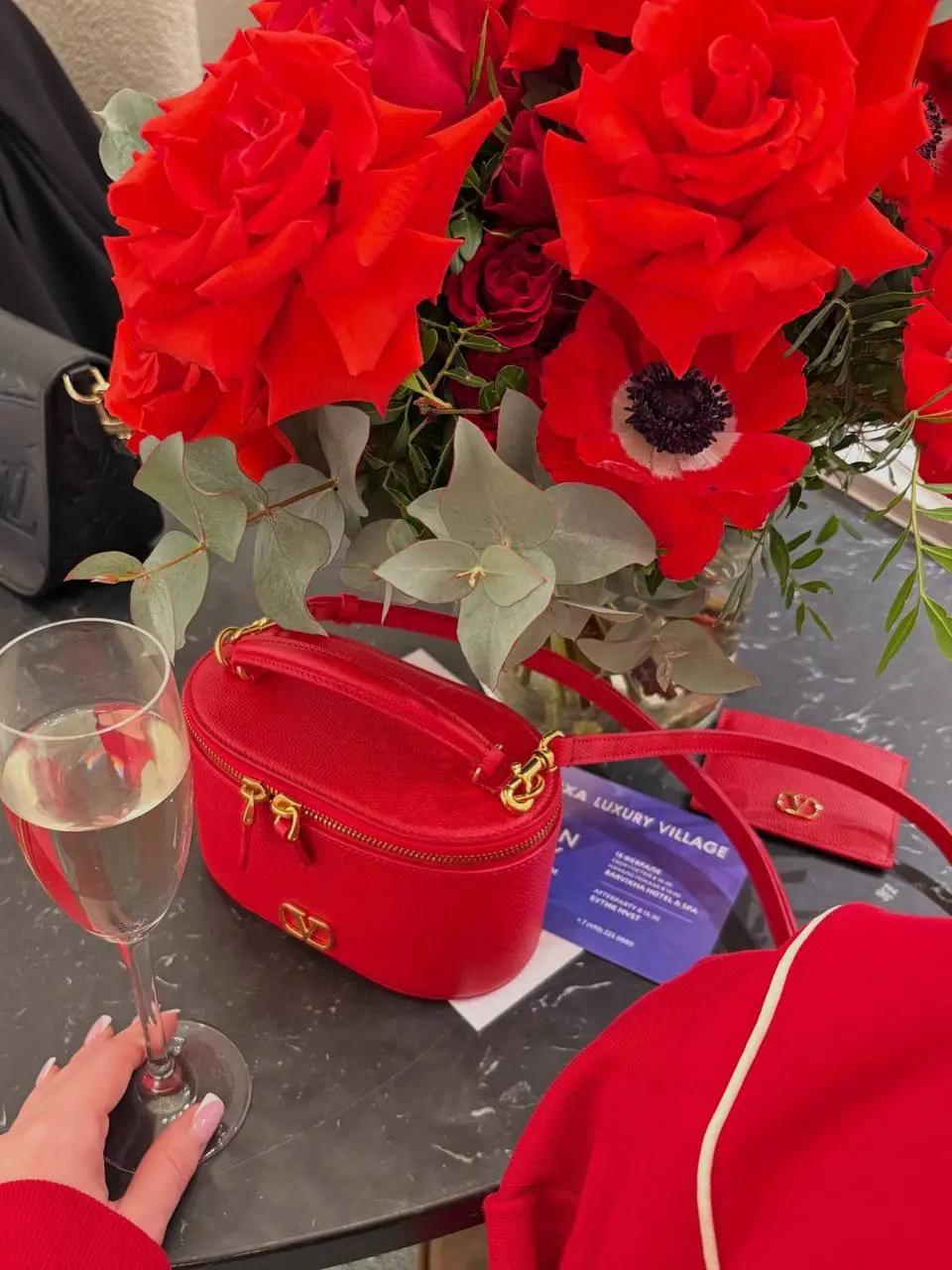 С 14 февраля, дорогие!
❤️❤️❤️❤️
Комфорт в каждой паре обуви❤️
Радость — в каждой сумке❤️ Стиль — в каждом образе ❤️Влюбляйтесь в детали❤️И в тех, кто рядом!
❤️❤️❤️❤️
Ваша @byMarybelle 💌 | Сетка — социальная сеть от hh.ru