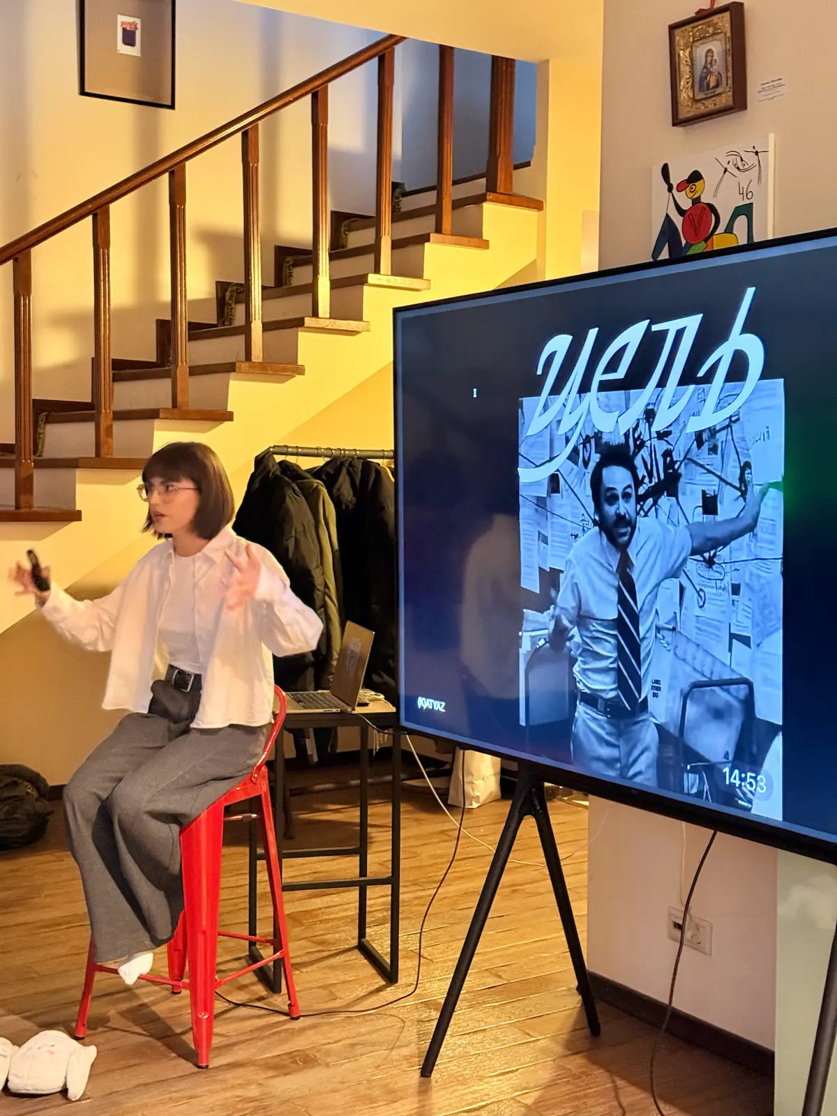 Провела вчера дизайн-квартирник в REDKEDS. Посмотрели презентации уютно, по-домашнему, иногда с матом — все-таки все свои | Сетка — социальная сеть от hh.ru