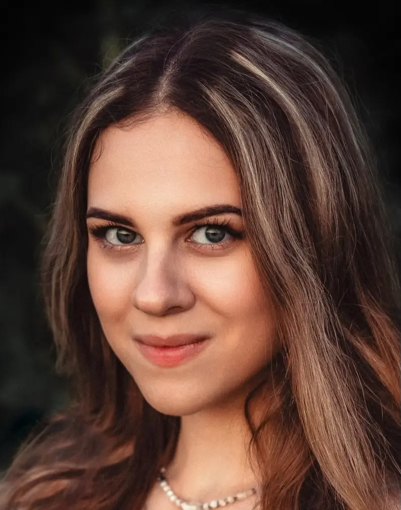 Полина Савенкова