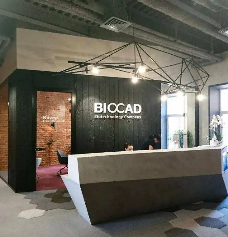 Офис компании @biocad
Старинный кирпич, стекло и обожженное дерево.
Автор: @ekaterina\saenko\designer
Материал: Suntan BURN | Сетка — социальная сеть от hh.ru