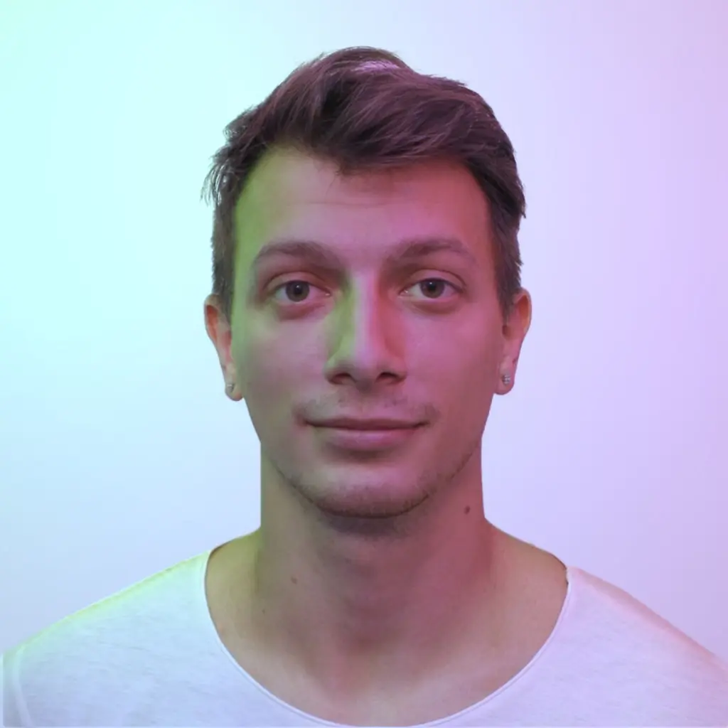 Денис Царьков