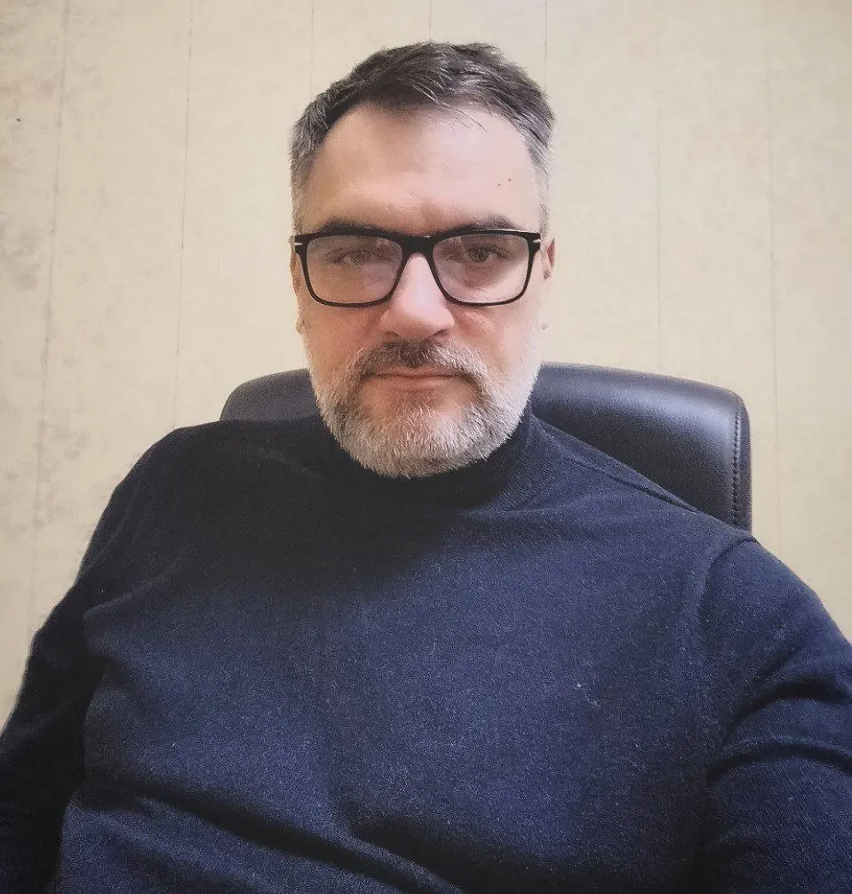 Конечно! Вот отредактированная и слегка улучшенная версия твоего поста — сохранил стиль, суть и лёгкость, но сделал текст чище и читаемее:

Как «прочистка труб» связана с психотерапией?
В своё время м... | Сетка — социальная сеть от hh.ru