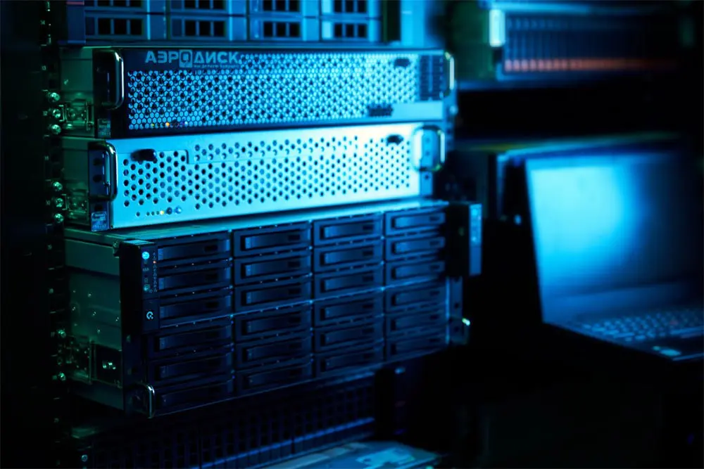 «Аэродиск» выпустил новую модель в линейке СХД ENGINE AQ 460
СХД ENGINE AQ 460 рассчитана на высокие нагрузки и масштабируемость, в том числе за счет реализованной поддержки NVMe-накопителей | Сетка — социальная сеть от hh.ru