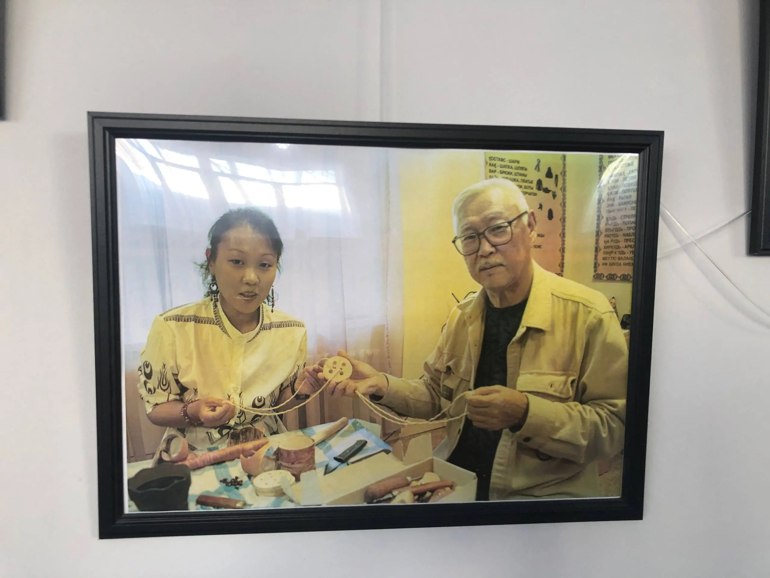 🌀Немного моих абстракций с акции в библиотеке.
абстракции на черном не так популярны.
☺️Рада, что ребятам понравился процесс их создания.
Я получила обратную связь от уже созданных работ | Сетка — социальная сеть от hh.ru