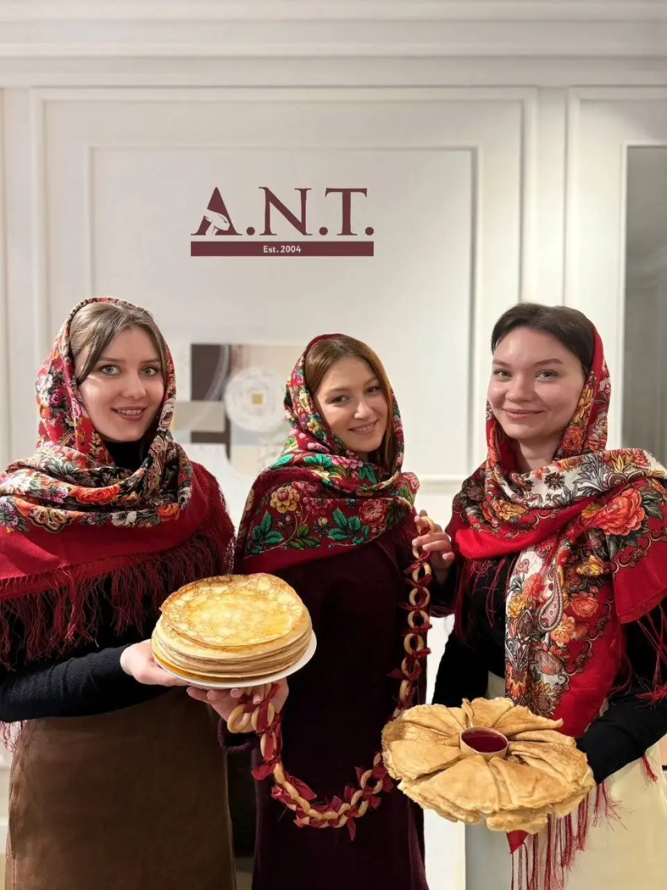 Какая же Масленица без блинов?
В "А.Н.Т." чтят эту традицию уже более 10 лет, и каждый год сотрудники приносят свои фирменные блины, 🥞 радуя коллег разными начинками и рецептами | Сетка — социальная сеть от hh.ru