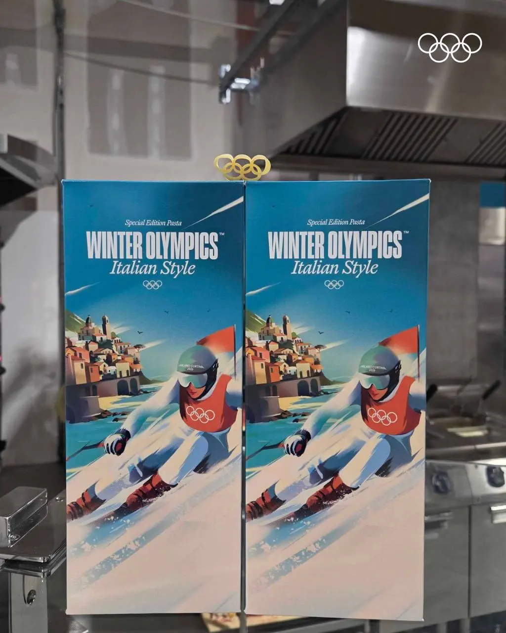 #Артем Заедаем стресс.
На проходящей в Италии зимней Олимпиаде у спортсменов быстро закончились презервативы, но не закончились макароны в виде олимпийских колец | Сетка — социальная сеть от hh.ru