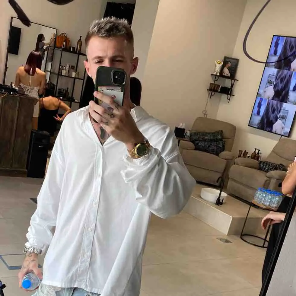 Dima Khvorost | Сетка — социальная сеть от hh.ru