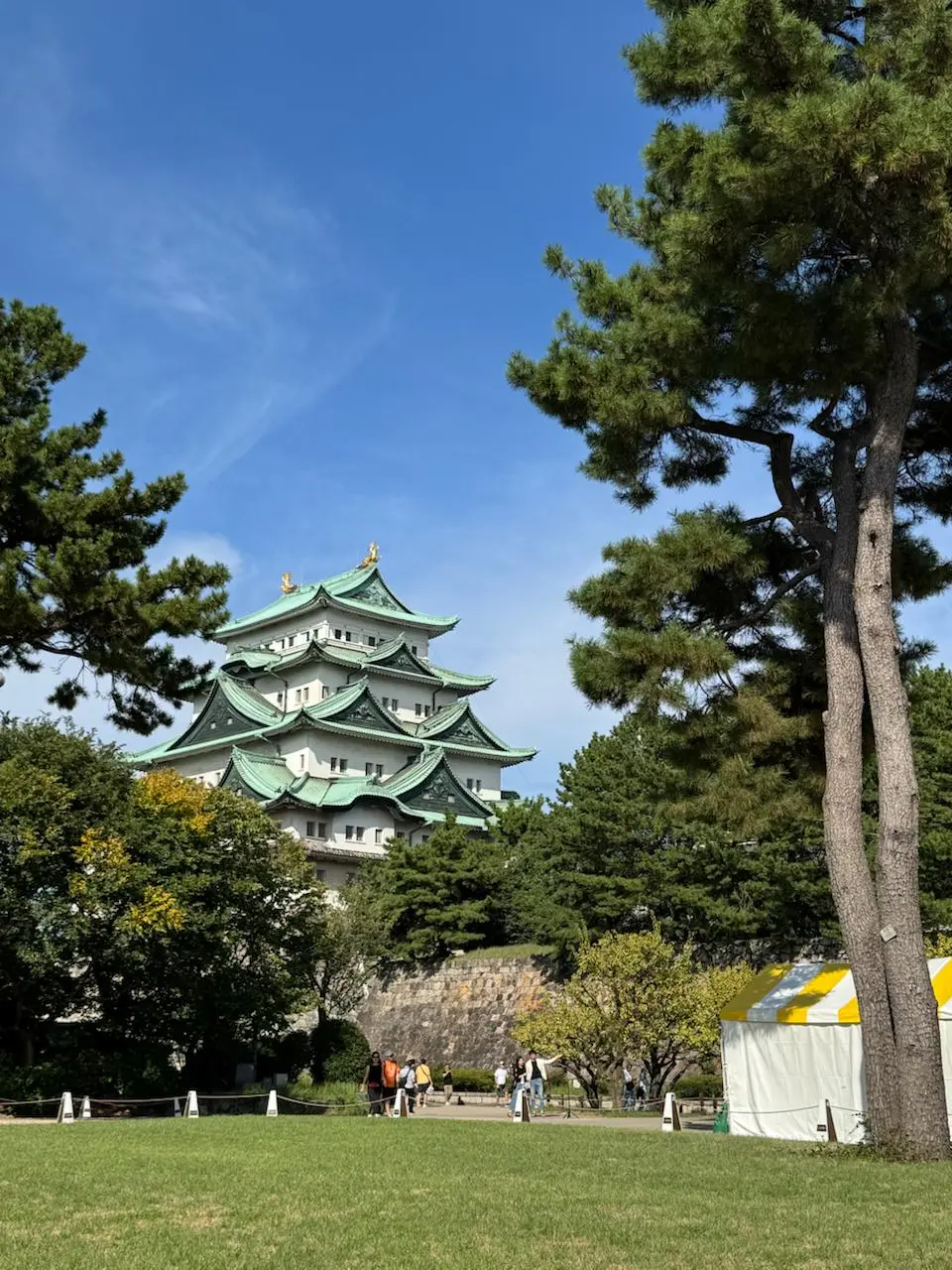 🇯🇵Нагоя
Проснулись потянулись в Осаке, хоть и не планировали! В крови стронг зеро, в желудке онигири, а в душе желание двигаться в сторону ебе… дальних городов Японии!
План на день был такой: завтрака... | Сетка — социальная сеть от hh.ru