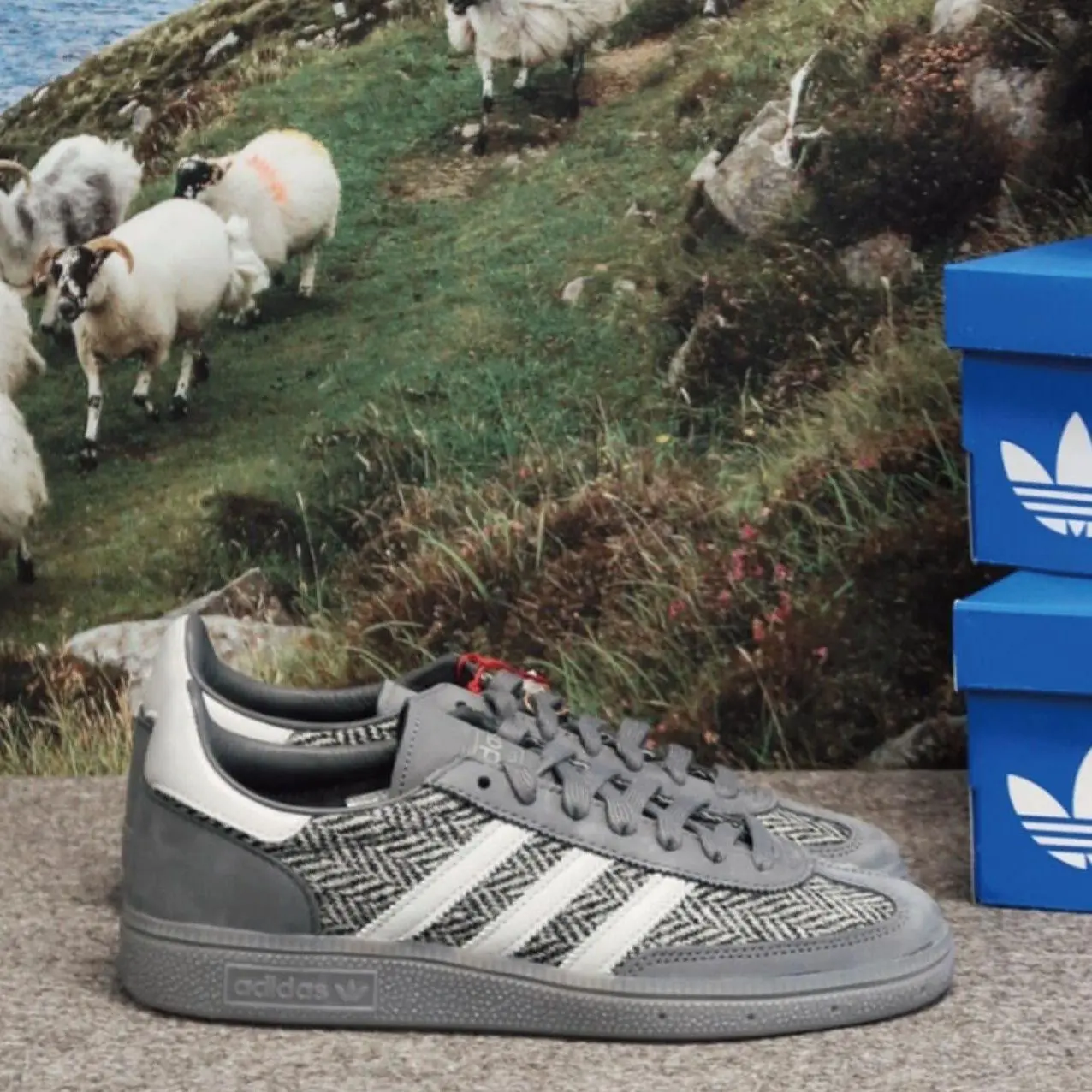 Коллаборация Harris Tweed x Adidas — удачный синтез шотландского наследия и стритвира
#коллабобл
В 2024–2025 гг | Сетка — социальная сеть от hh.ru