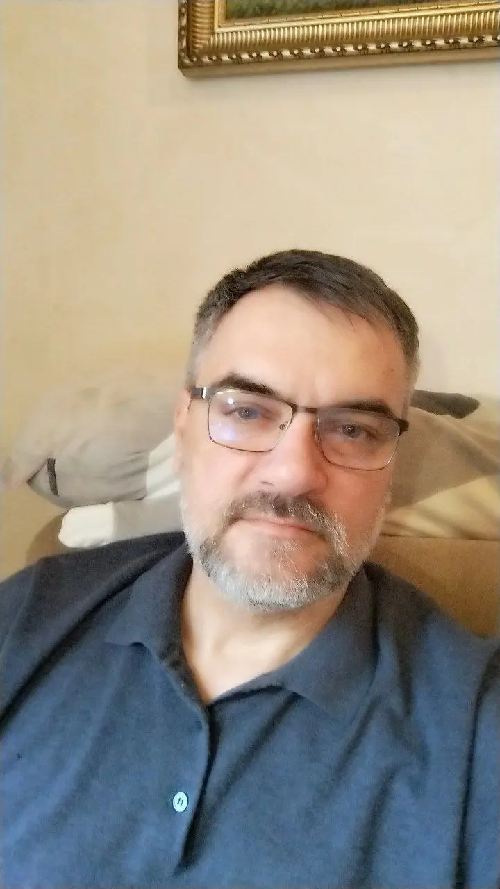 Привет. Заметил одну штуку — всё чаще люди пишут не с запросом на терапию, а с желанием просто познакомиться с психологом | Сетка — социальная сеть от hh.ru