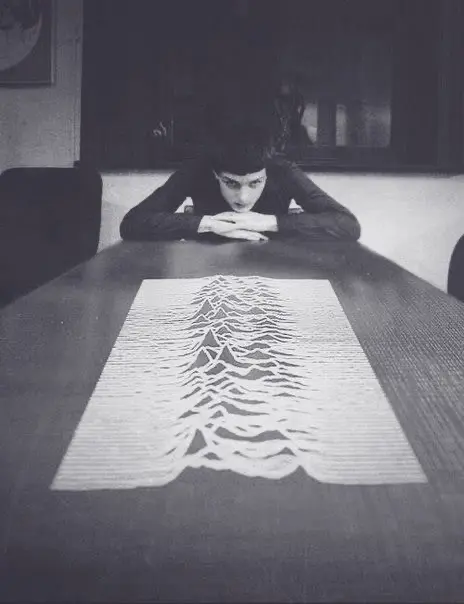 Минимализм как заявление: обложка Joy Division | Сетка — социальная сеть от hh.ru