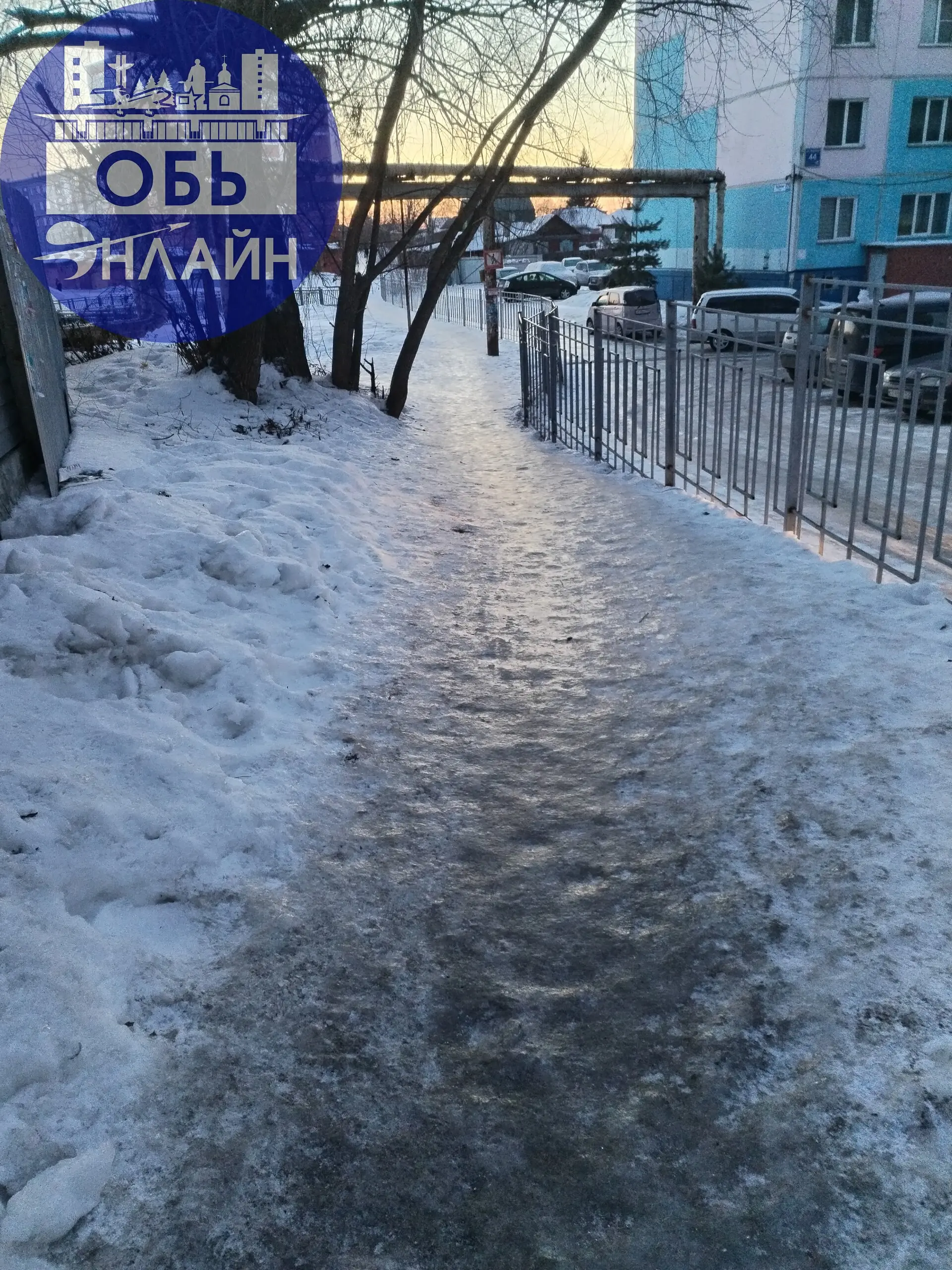 ↗ О, великие хранители городских улиц и дорогие представители администрации!!!
В дни, когда каждый шаг — испытание, а тротуары — ледовые арены | Сетка — социальная сеть от hh.ru